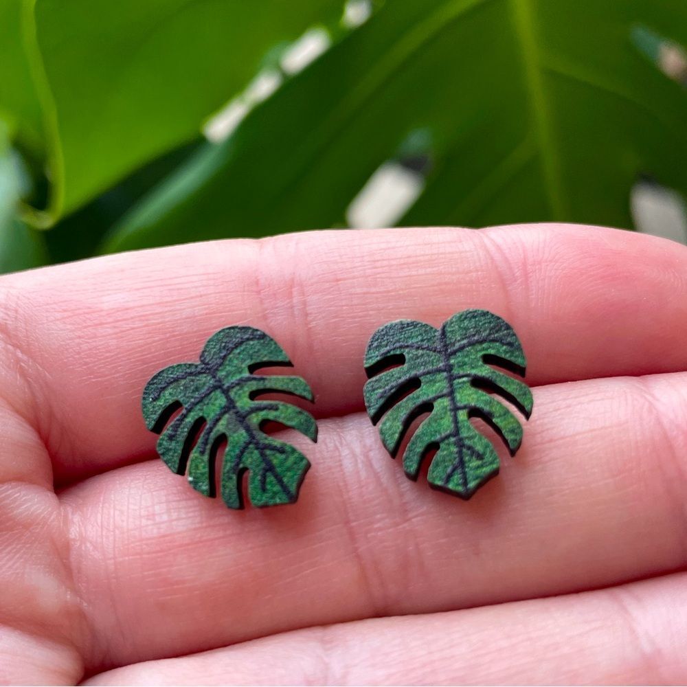Monstera plant leaf green stud earrings super cute gift plant lover new